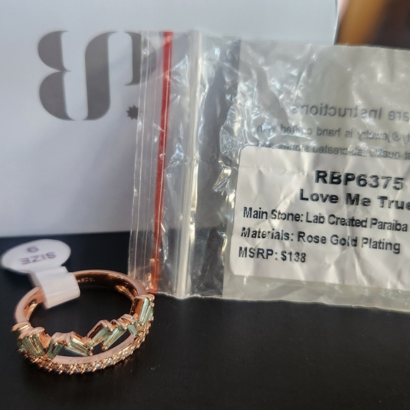 Ring - Picture 3 of 4